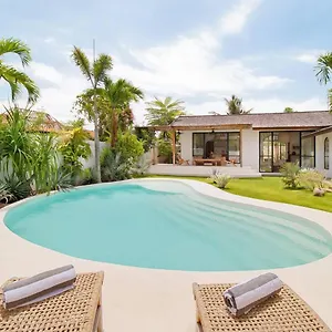Stunning 3 Bed Villa, Close To Cafes And Villa Canggu (Bali)