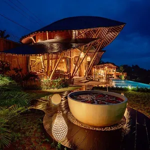 Villa Cr Tris Casa De Bambu