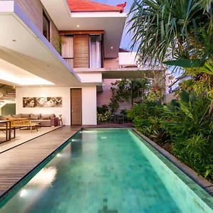 Swan R Villa *