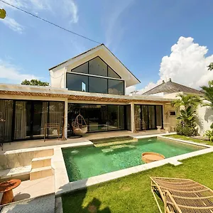 La Luna - 4 Bedroom New Poolvilla Near Canggu Villa *