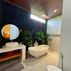 Puri Gia Villa Mambal