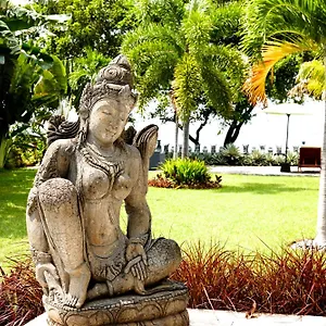 Villa Beautiful Nujum With Staff. *
