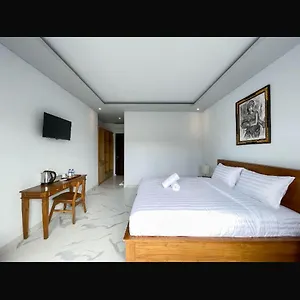 Puspa Aparthotel *