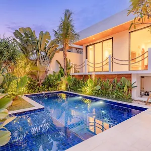 Om - 2 Bedroom In Villa