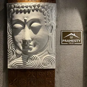 Private Pramesty46 *
