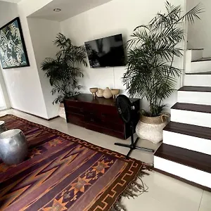 Villa Pool Between Seminyak & Sleeps 8 Canggu (Bali)