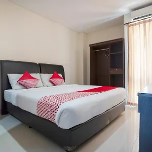 Oyo 482 Anika Hotel 2*