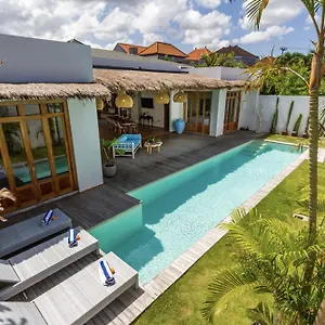 Ughy By Dreamawaybali - 5min To Finn's Villa