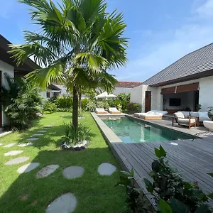 Merah Villa Nusa Dua (Bali)
