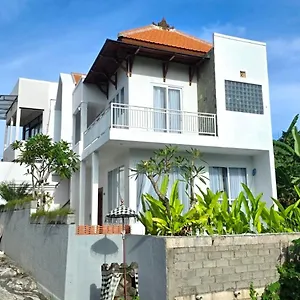 Vero Selaras - Made Heng Villa