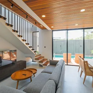Holiday home Rumah Christa