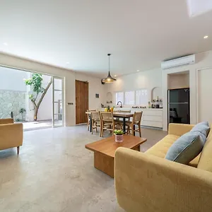 Apartment Gianto Villa, Berawa , 3bedrooms Canggu (Bali)