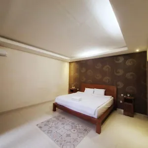 Max * Seminyak (Bali)