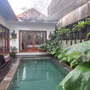 Villa Uma Ayu Garden View