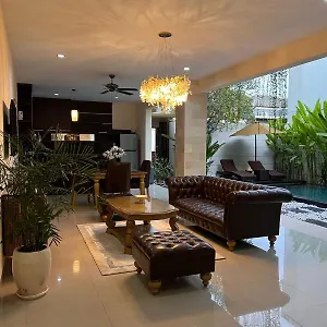 Villa Avi *