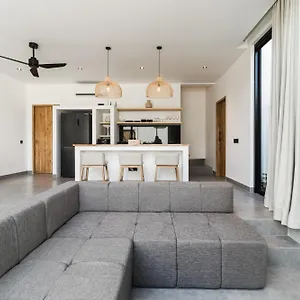 Villa Chilla - By Yolla Hospitality