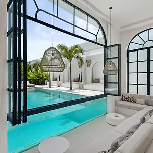 Chic All-white With Pool And Fire Pit Jimbaran (Bali)