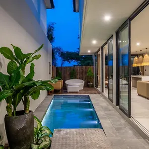 Villa Kammara 1 - Your Dream Getaway - Gorgeous New With 4 Bedrooms, Amazing Views, And A Huge Pool! *