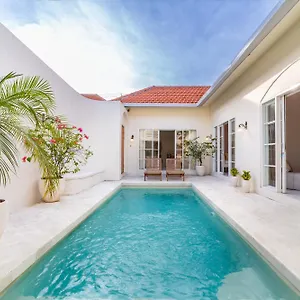 Villa Ahana In By Azure *