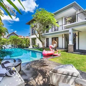 Massive 3br Luxury Pool Mansion In Perrerenan