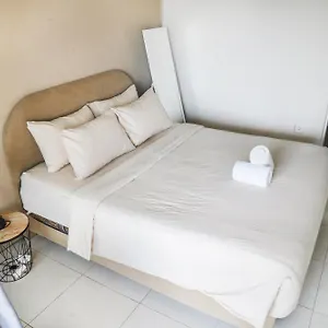 Guest house Greek House: W/desk And Shared Pool&kitchen/7