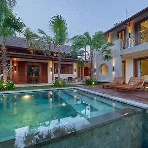 Barani 3br Near With Rice Field And Pool Villa