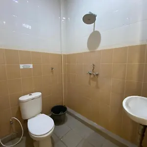 Collection O Bali Near Beachwalk Shopping Center Formerly Budget Door 2* Legian (Bali)