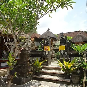 Homestay Tri Upasedana House *