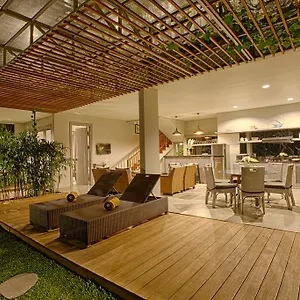 Villa The Poh Jimbaran (Bali)
