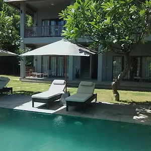 Ju'blu 3* Lovina (Bali)