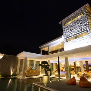 Puri Ratu Jimbaran (Bali)