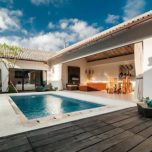 Anakula Villas וילה