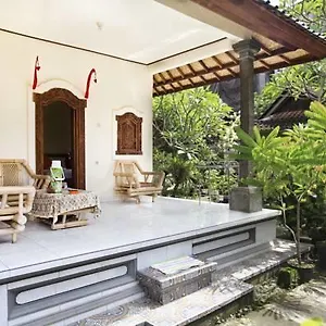 Koming House Homestay *