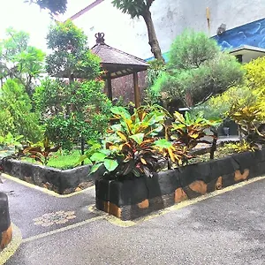 Jenny Bunker Kuta (Bali)