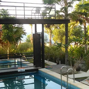 Umah Tinjung Hotel Kubu