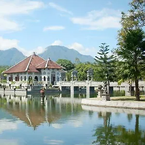 Ayuri Guest house