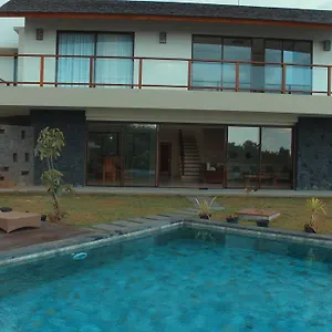 Uluwatu Villa Villa *