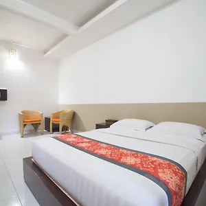 Guest house Adikara Renon 2*
