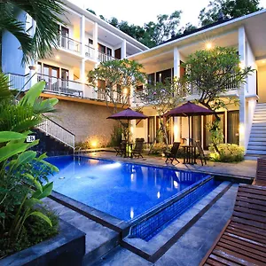 Hotel Dewi Padangbai 3*