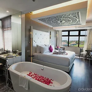 Hotel L 4*
