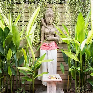 Megayana House Accomodation Inn *