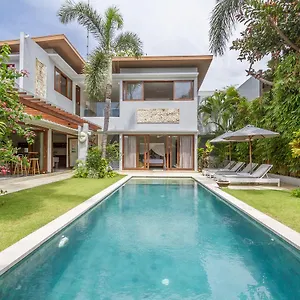 Pierrot Villa