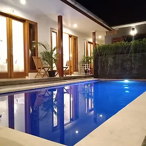 T & J Hotel *