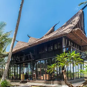 Exotic Beachfront Keong Villa