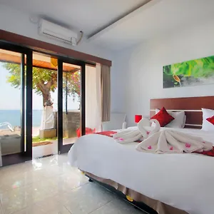 Valomia Beachfront Guest house