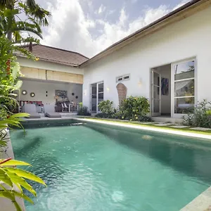 Tara Seminyak (Bali)