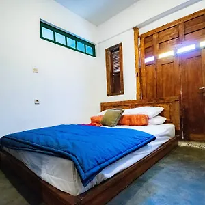 Wave & Chill House Hotel