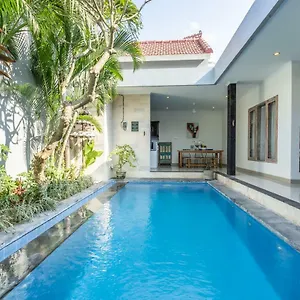 Villa Rumah Q