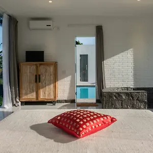 White Cubes Villa *