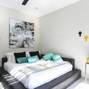 Satnam Seminyak (Bali)